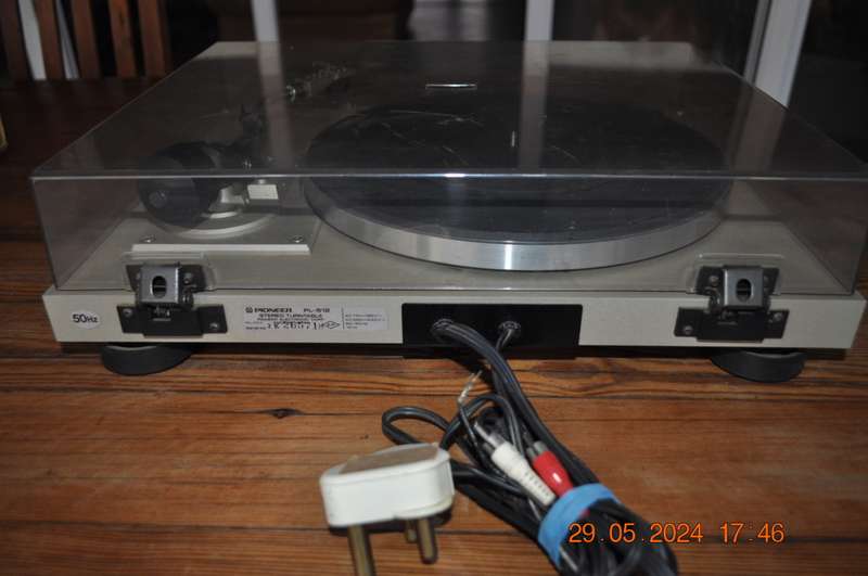 Pioneer PL-512 Turntable