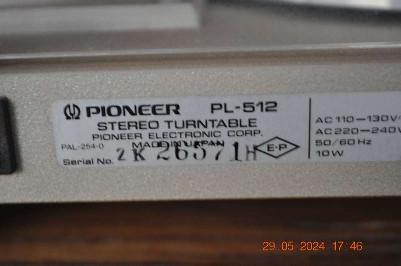 Pioneer PL-512 Turntable