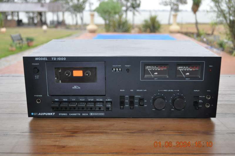 Blaupunkt Cassette Tape Deck (please read)