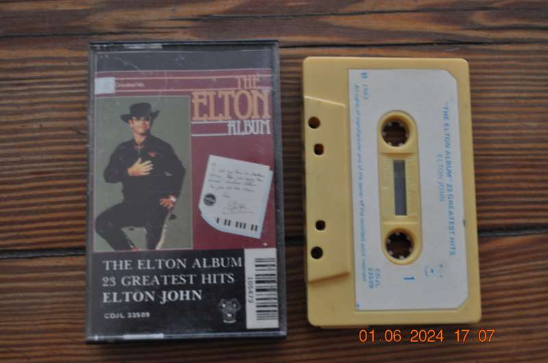 Elton John - 23 Greatest Hits (Cassette)