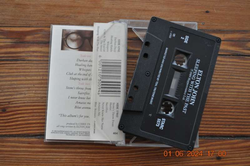 Elton John - Sleeping With The Past (Cassette)
