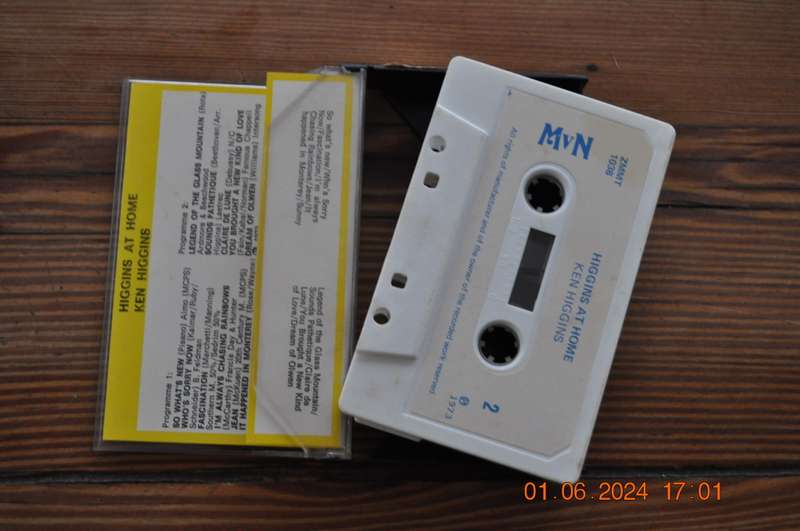 Ken Higgins - Higgins At Home (Cassette)