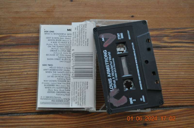 Louis Armstrong - What A Wonderful World (Cassette)