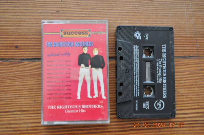 The Righteous Brothers - Greatest Hits (Cassette)