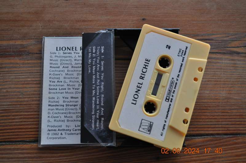 Lionel Richie - Lionel Richie (Cassette)