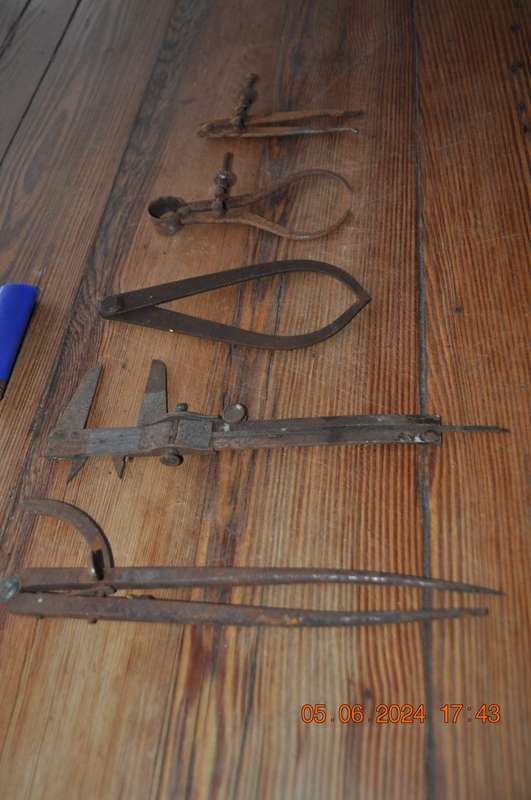 Vintage Calipers (rusted)