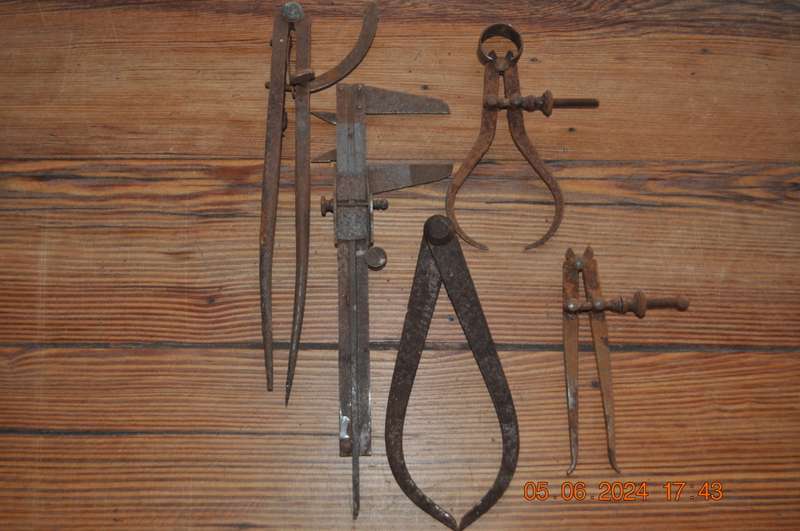 Vintage Calipers (rusted)