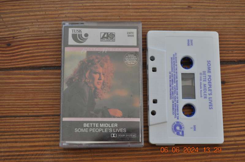 Bette Midler - Some People`s Lives (Cassette)