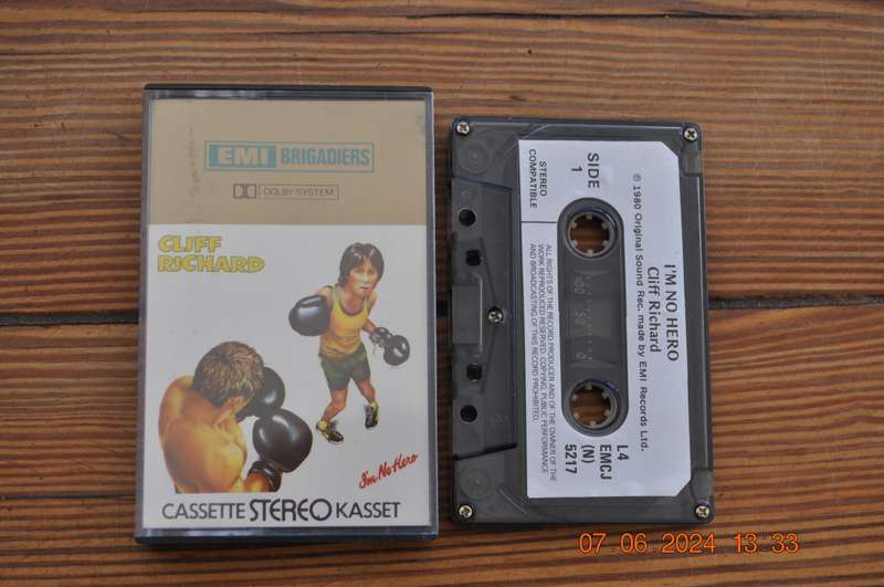 Cliff Richard - I`m No Hero (Cassette)