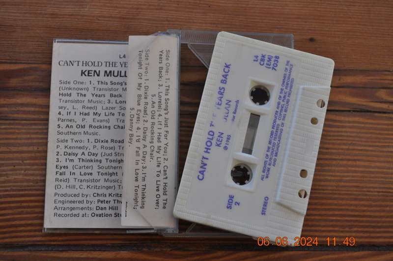 Ken Mullan - Can`t Hold The Years Back (Cassette)