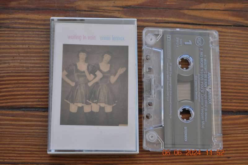 Annie Lennox - Waiting In Vain (Cassette)