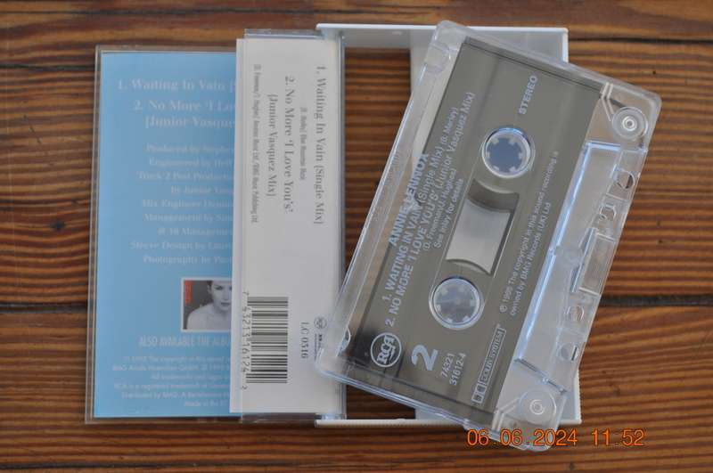 Annie Lennox - Waiting In Vain (Cassette)