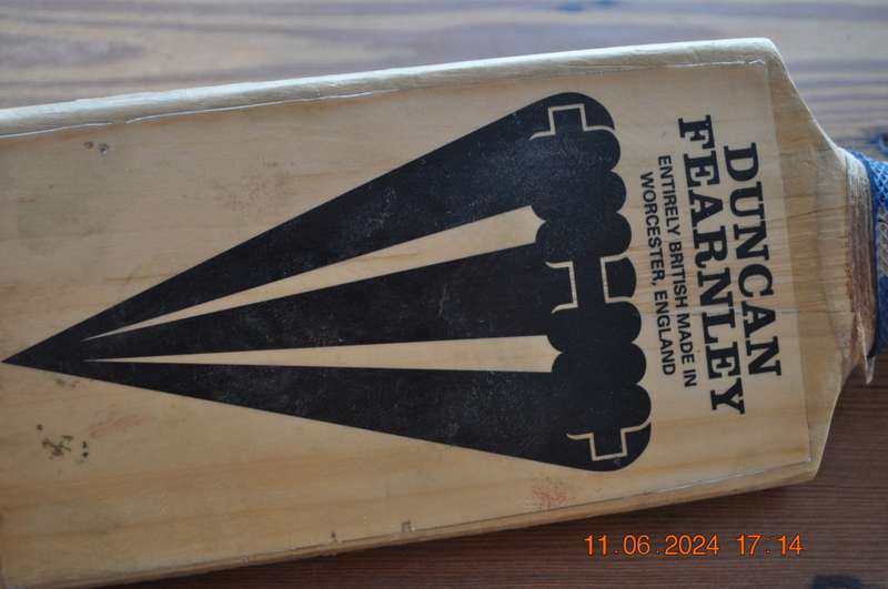 Vintage SH Duncan Fearnley AB 10 000 Cricket Bat