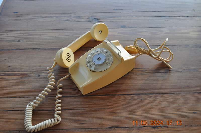 Vintage 1980s Dial Phone