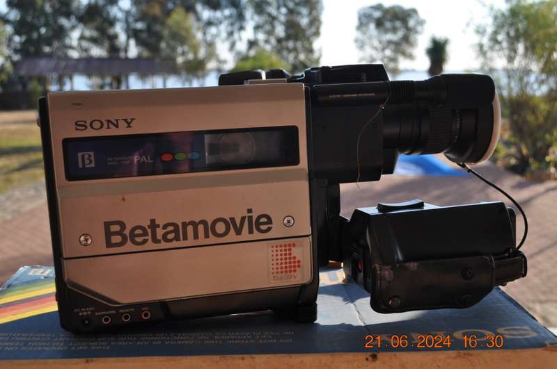 Vintage Sony Betamovie Camera Recorder (selling as is)