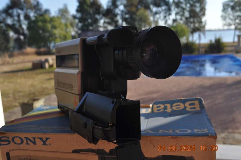 Vintage Sony Betamovie Camera Recorder (selling as is)