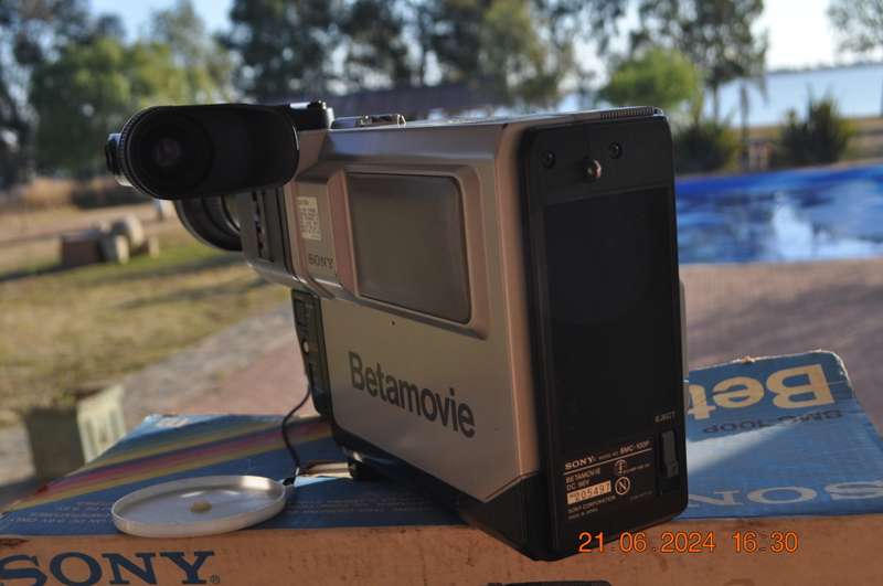 Vintage Sony Betamovie Camera Recorder (selling as is)