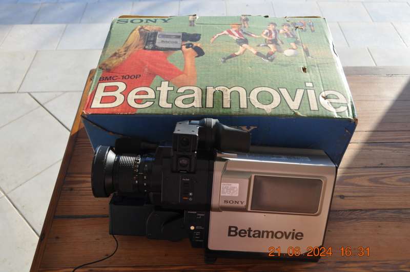 Vintage Sony Betamovie Camera Recorder (selling as is)