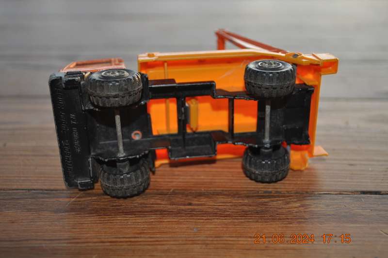 Vintage Matchbox Super Kings Bedford Skip Truck