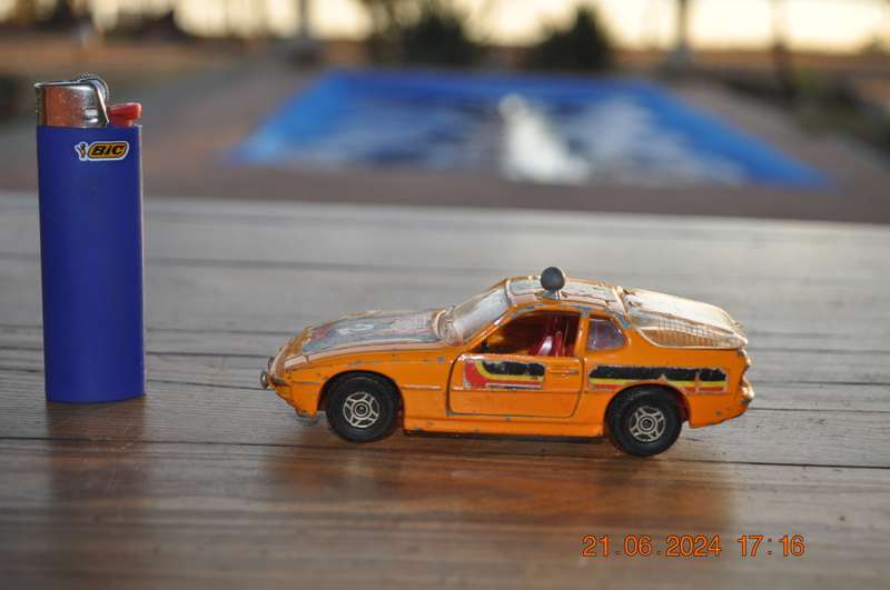Vintage Corgi Porsche 924