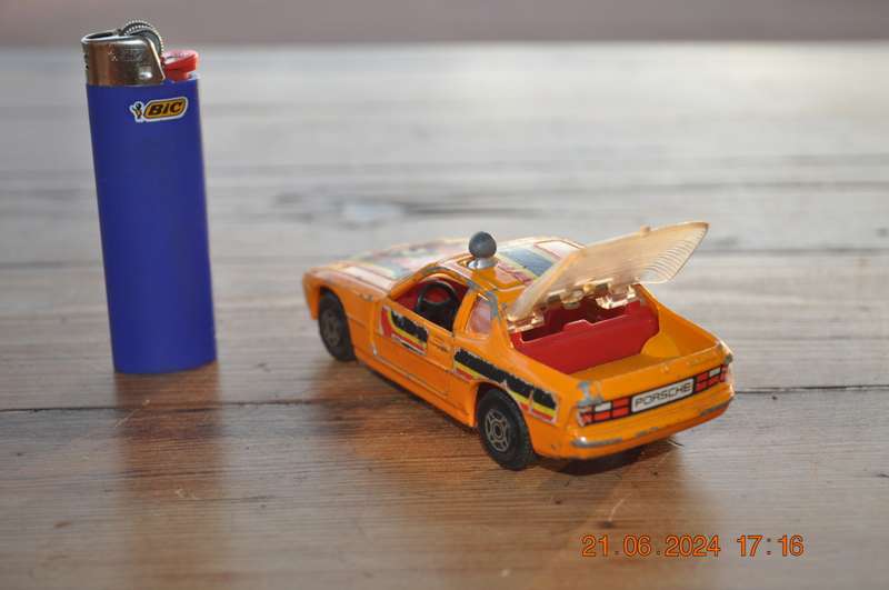 Vintage Corgi Porsche 924