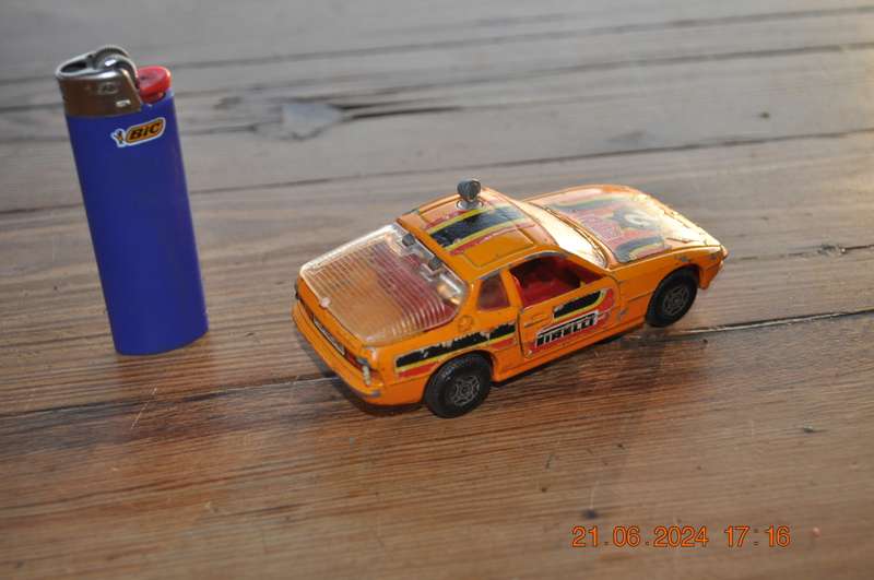 Vintage Corgi Porsche 924