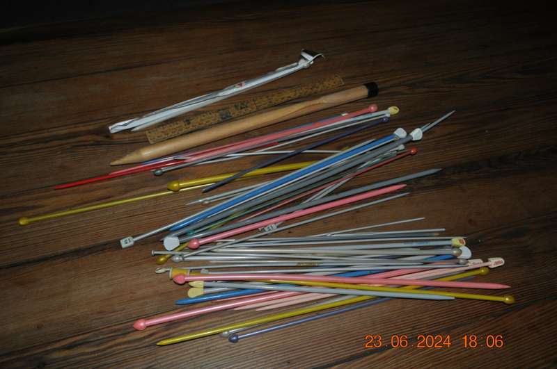 Knitting Needles As Per Picture