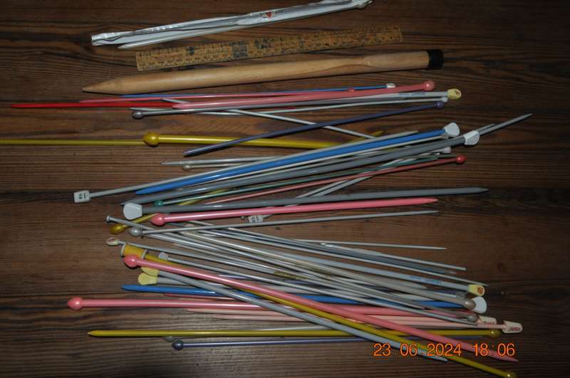 Knitting Needles As Per Picture
