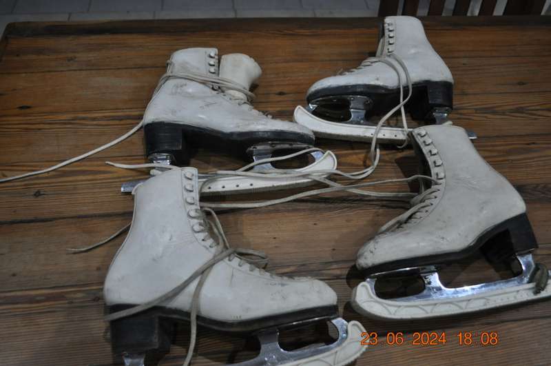 Vintage Figure Ice Skates