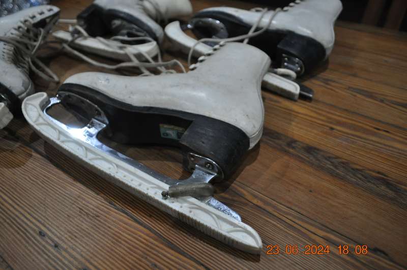 Vintage Figure Ice Skates