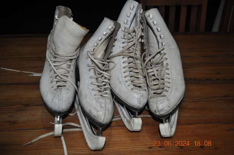 Vintage Figure Ice Skates
