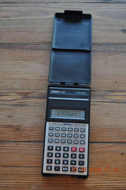 Vintage Casio FX-82d Fraction Calculator