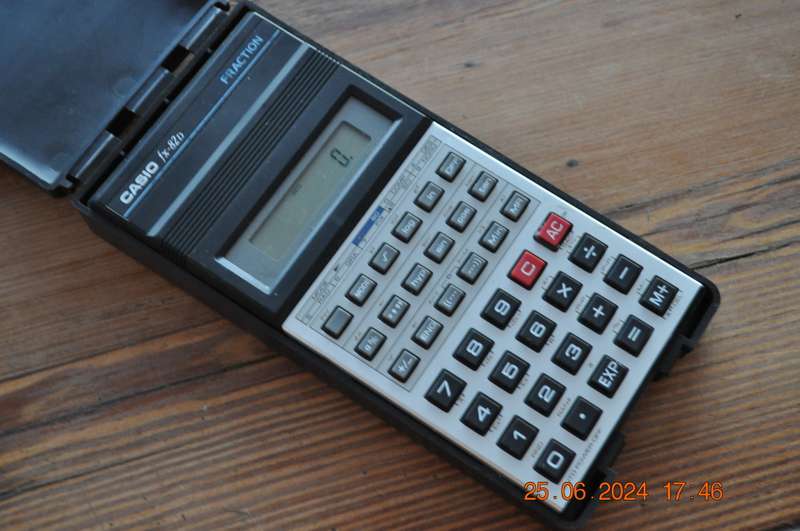 Vintage Casio FX-82d Fraction Calculator