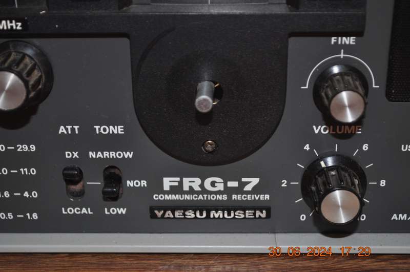 Vintage 1970s 1980s Yaesu Musen FRG-7 Communications Receiver Shortwave Radio