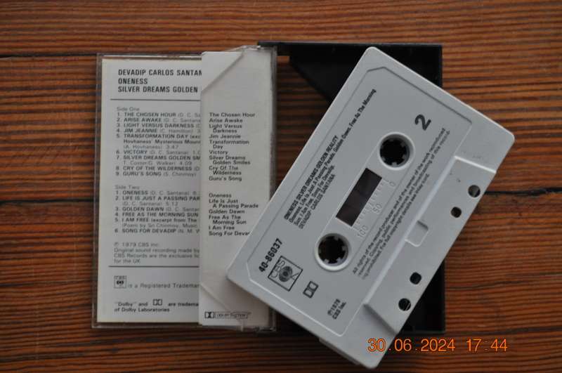 Carlos Santana - Devadip : Silver Dreams Golden Reality (Cassette)