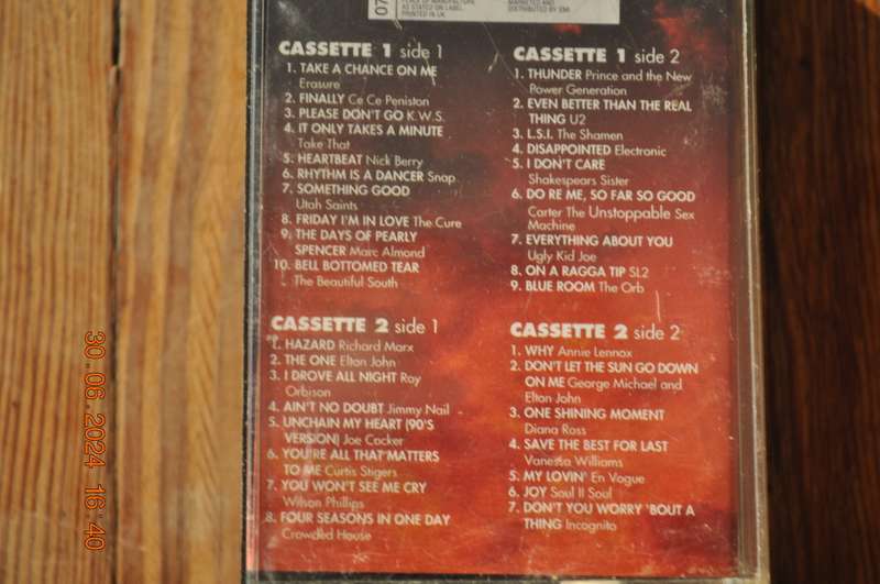 Now 22 - 34 Top Chart Hits : Various (2 Cassettes)