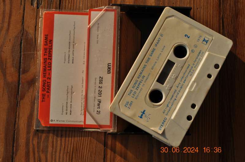 Led Zeppelin - The Song Remains The Same : Part 2 (Cassette)