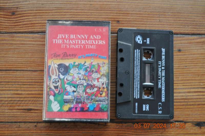 Jive Bunny And The Mastermixers - It`s Party Time (Cassette)