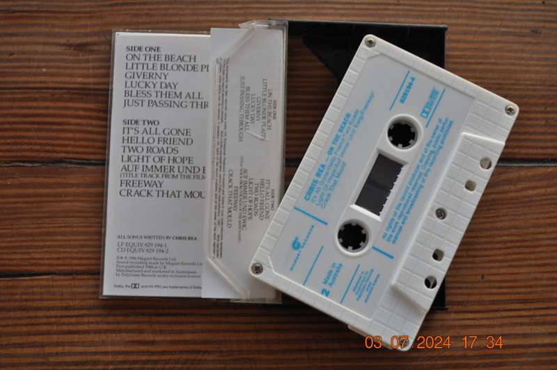 Chris Rea - On The Beach (Cassette)