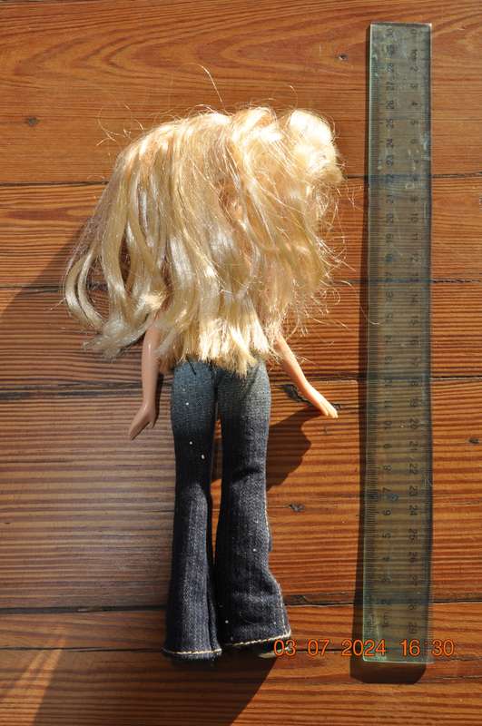 Bratz Cloe Doll 2001
