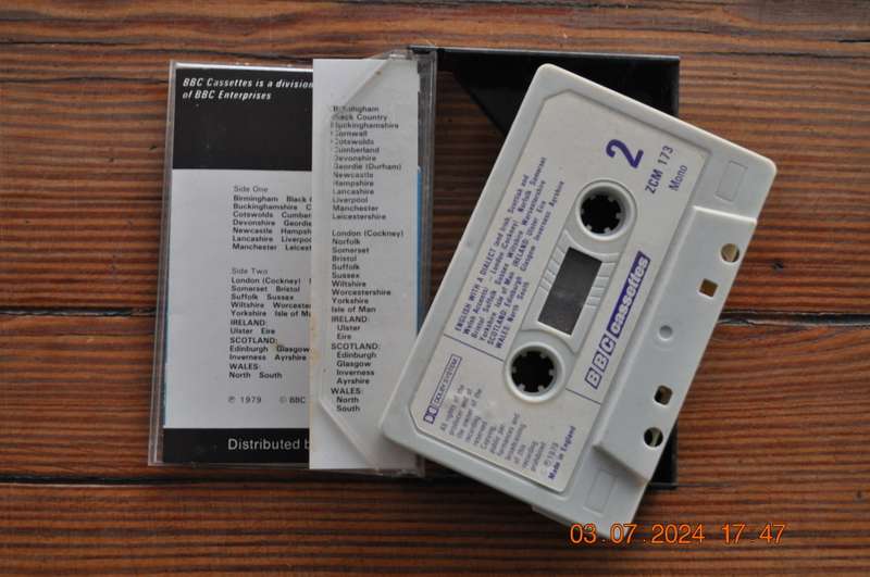 English With A Dialect And Irish, Scottish And Welsh Accents (Cassette)