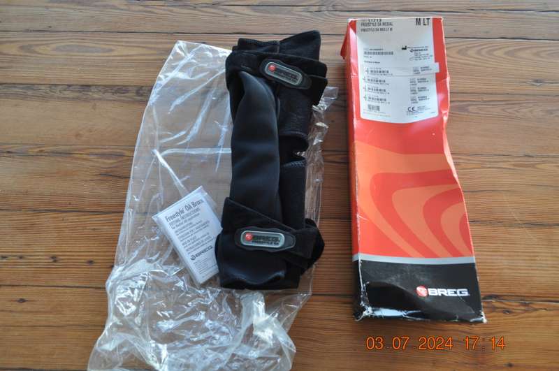 Breg Freestyle OA Medical Left Knee Brace