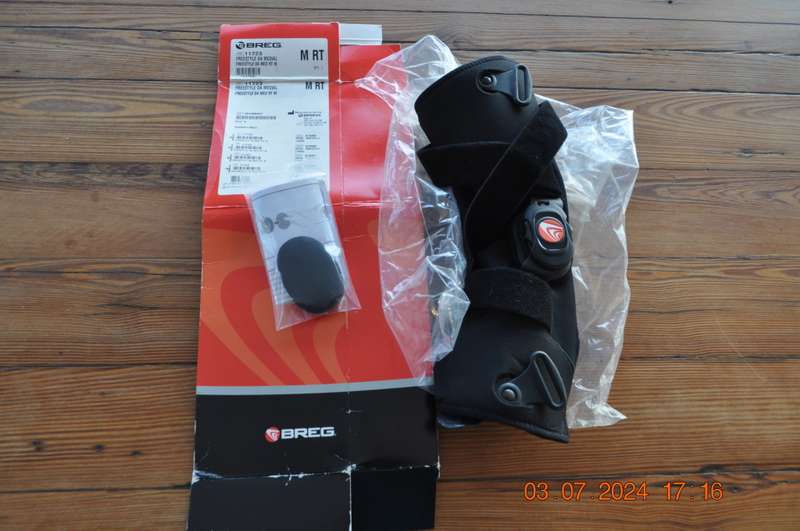 Breg Freestyle OA Medical Right Knee Brace