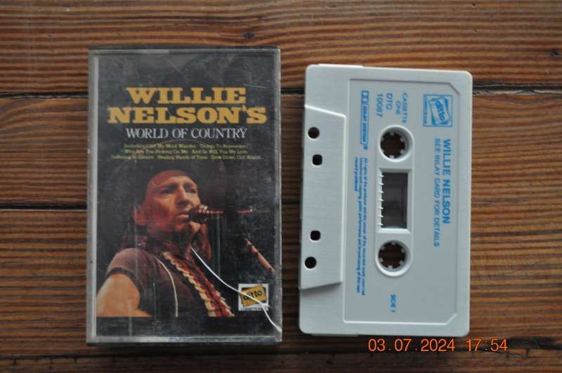 Willie Nelson - World Of Country (Cassette)