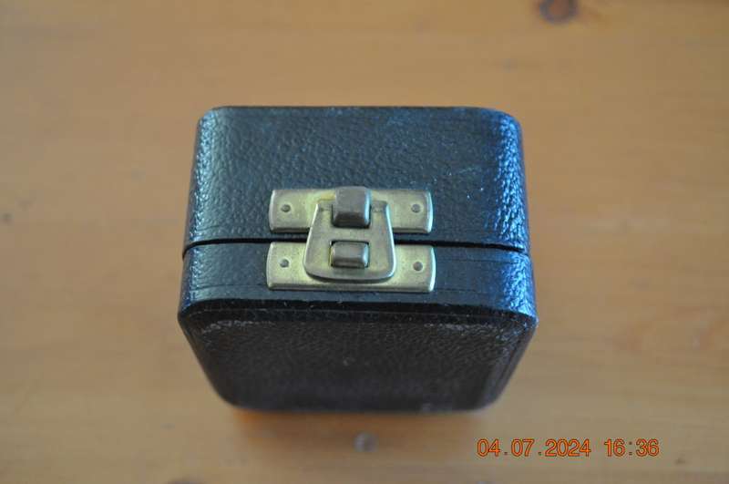 Vintage Black Ring Pendent Box
