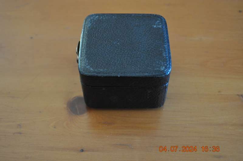 Vintage Black Ring Pendent Box