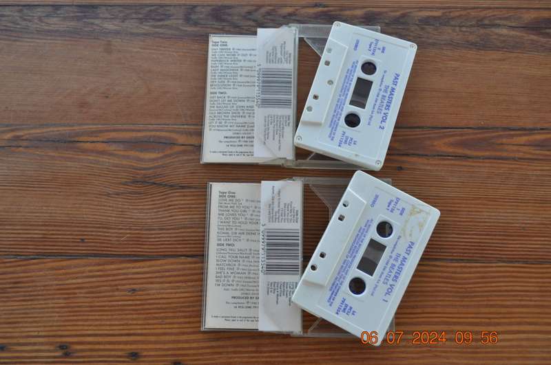 The Beatles - Past Masters Volume One & Two (2 Cassettes)