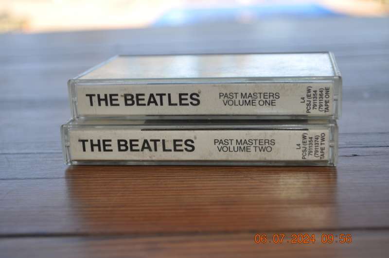 The Beatles - Past Masters Volume One & Two (2 Cassettes)