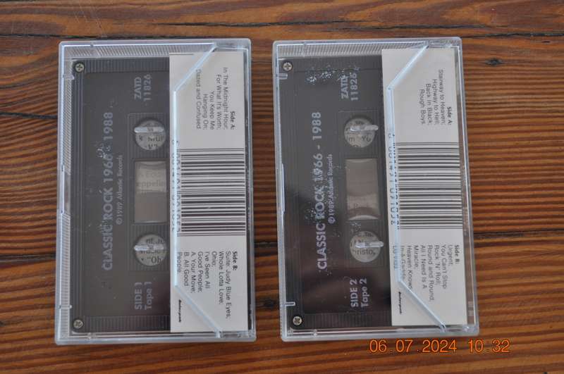 Classic Rock - 1966-1988 : Various (2 Cassettes)