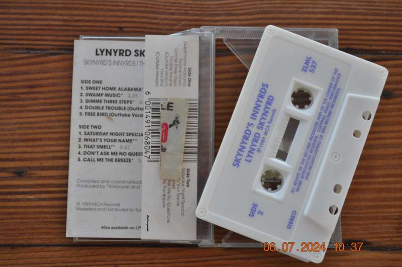 Lynyrd Skynyrd - Skynyrd`s Innyrds/Their Greatest Hits (Cassette)